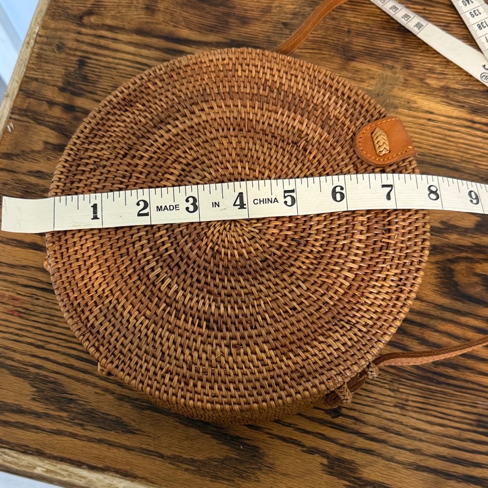 Street Level Round Woven Crossbody Bag in Tan Brown - Picture 9 of 9
